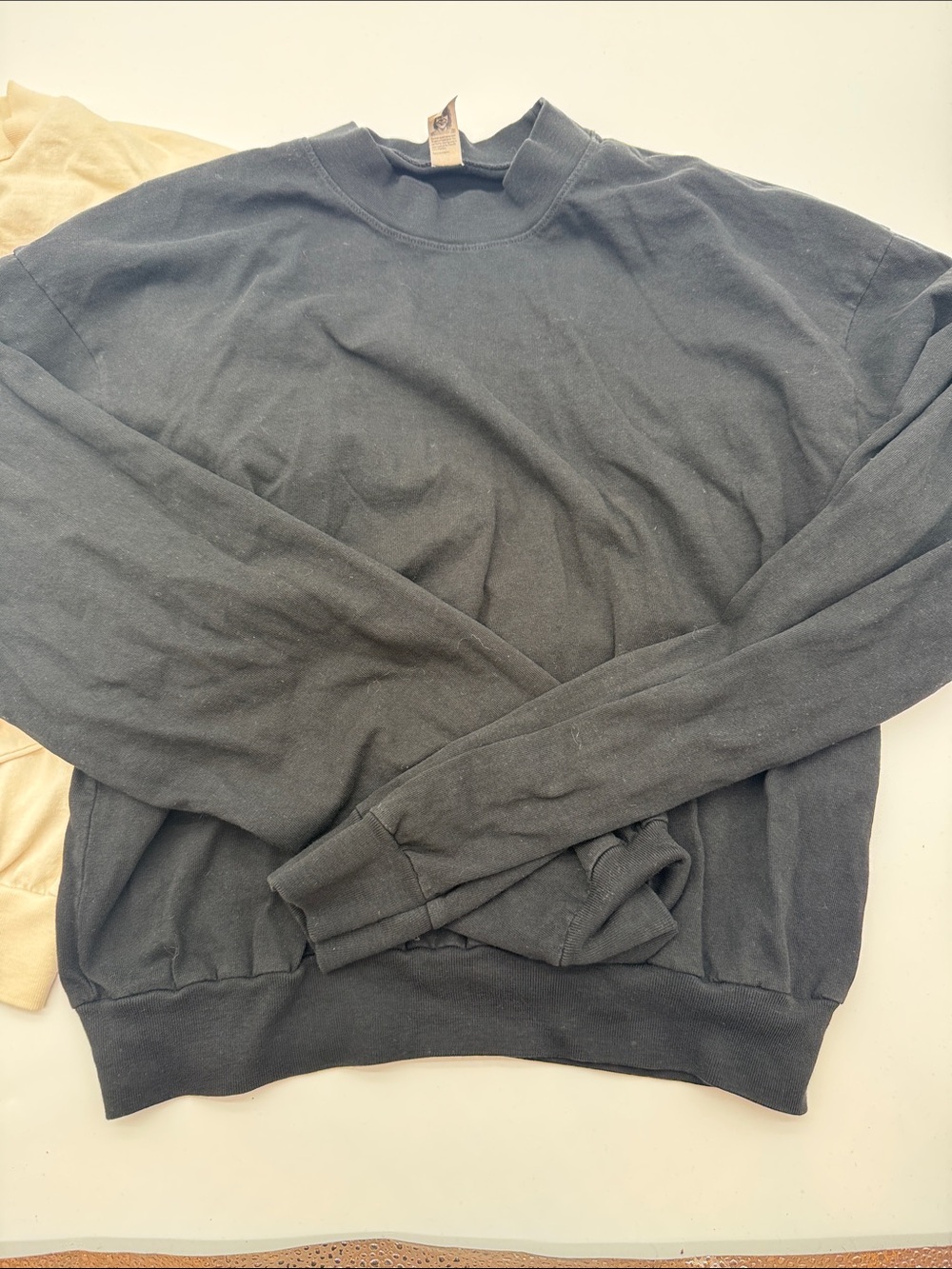 Los Angeles apparel Basic Cropped tshirts Set in Black and Cream size small - Picture 2 of 6